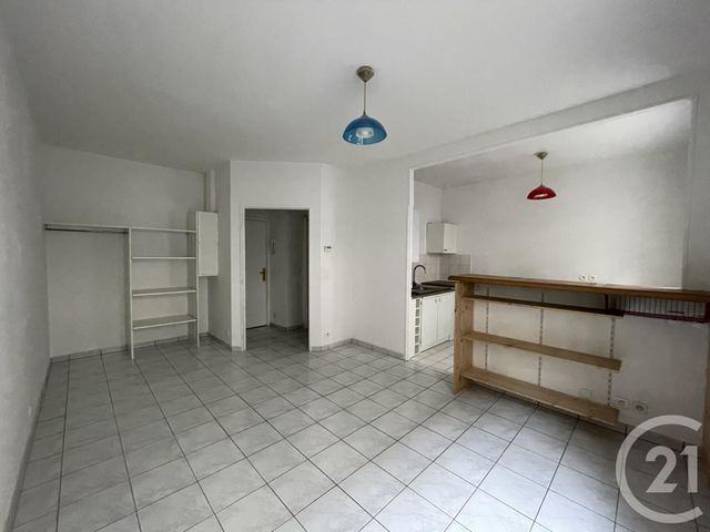 Appartement F1 &agrave; louer - 1 pi&egrave;ce - 28,10 m2 - Brie Comte Robert - 77 - ILE-DE-FRANCE