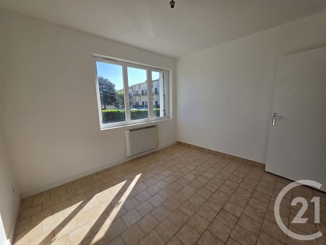 Appartement F2 &agrave; louer - 2 pi&egrave;ces - 41,65 m2 - Brie Comte Robert - 77 - ILE-DE-FRANCE