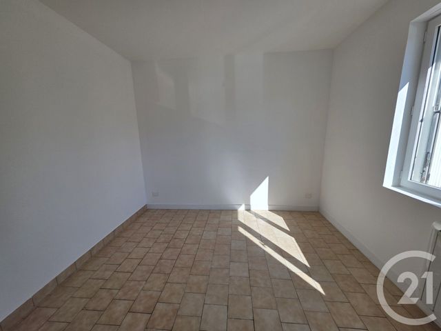 Appartement F2 &agrave; louer - 2 pi&egrave;ces - 41,65 m2 - Brie Comte Robert - 77 - ILE-DE-FRANCE