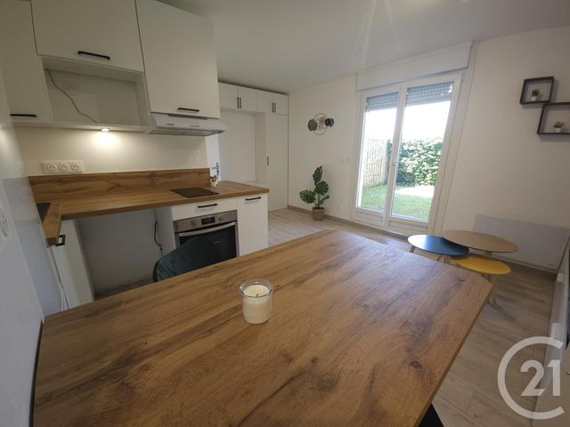 Appartement Studio &agrave; louer - 1 pi&egrave;ce - 24,40 m2 - Brie Comte Robert - 77 - ILE-DE-FRANCE