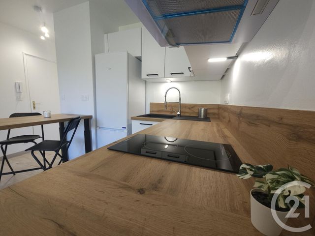 Appartement Studio &agrave; louer - 1 pi&egrave;ce - 24,40 m2 - Brie Comte Robert - 77 - ILE-DE-FRANCE