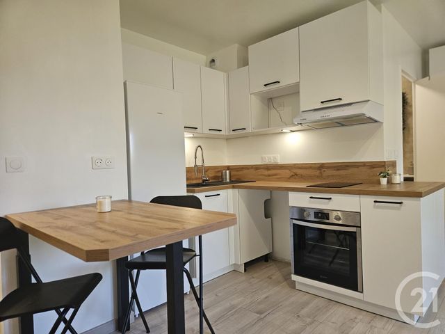 Appartement Studio &agrave; louer - 1 pi&egrave;ce - 24,40 m2 - Brie Comte Robert - 77 - ILE-DE-FRANCE