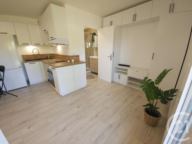 Appartement Studio &agrave; louer - 1 pi&egrave;ce - 24,40 m2 - Brie Comte Robert - 77 - ILE-DE-FRANCE