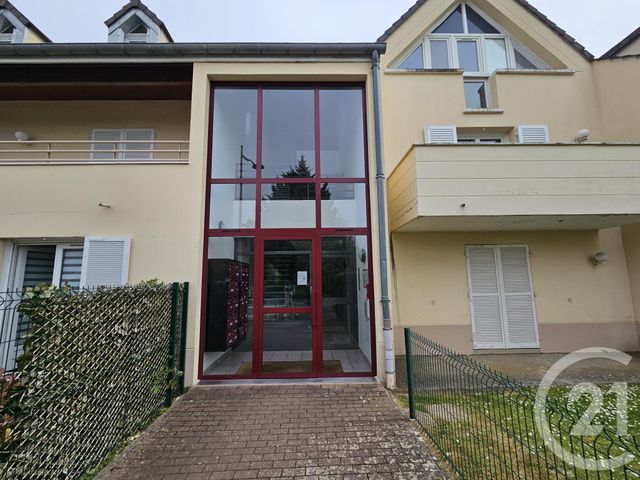 Appartement Studio &agrave; louer - 1 pi&egrave;ce - 24,40 m2 - Brie Comte Robert - 77 - ILE-DE-FRANCE