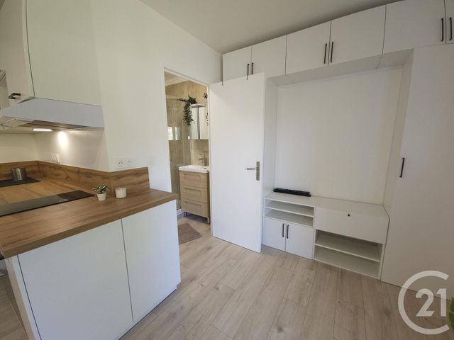Appartement Studio &agrave; louer - 1 pi&egrave;ce - 24,40 m2 - Brie Comte Robert - 77 - ILE-DE-FRANCE
