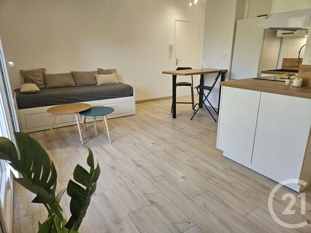 Appartement Studio &agrave; louer - 1 pi&egrave;ce - 24,40 m2 - Brie Comte Robert - 77 - ILE-DE-FRANCE
