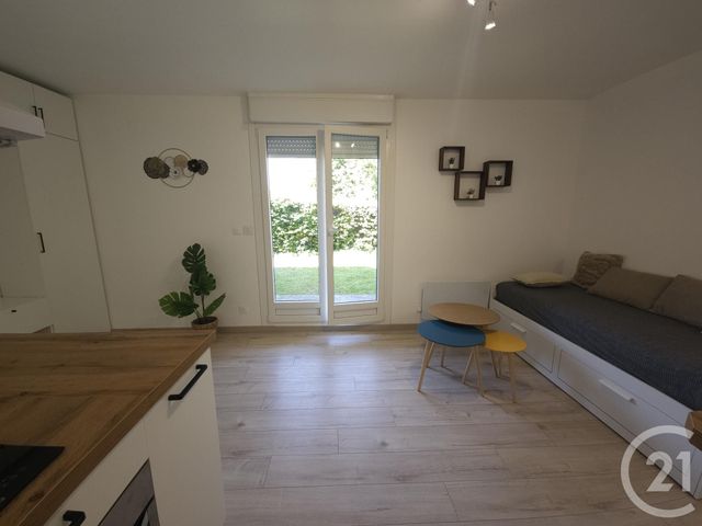 Appartement Studio &agrave; louer - 1 pi&egrave;ce - 24,40 m2 - Brie Comte Robert - 77 - ILE-DE-FRANCE