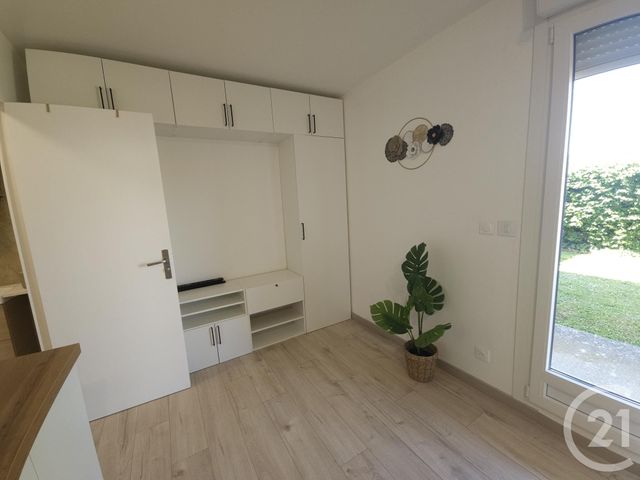 Appartement Studio &agrave; louer - 1 pi&egrave;ce - 24,40 m2 - Brie Comte Robert - 77 - ILE-DE-FRANCE
