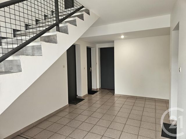 Appartement Studio &agrave; louer - 1 pi&egrave;ce - 24,40 m2 - Brie Comte Robert - 77 - ILE-DE-FRANCE