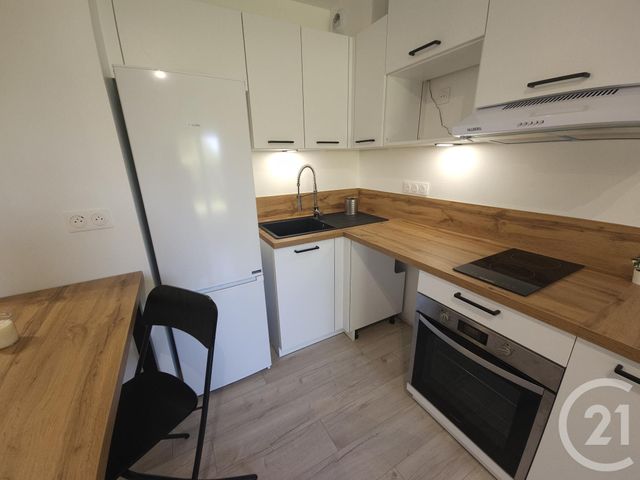 Appartement Studio &agrave; louer - 1 pi&egrave;ce - 24,40 m2 - Brie Comte Robert - 77 - ILE-DE-FRANCE