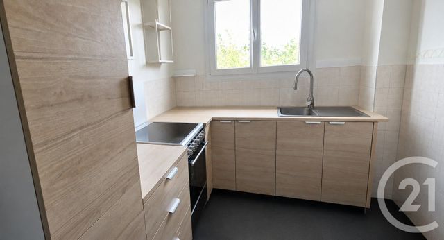 Appartement F4 &agrave; louer - 4 pi&egrave;ces - 63,19 m2 - Brie Comte Robert - 77 - ILE-DE-FRANCE