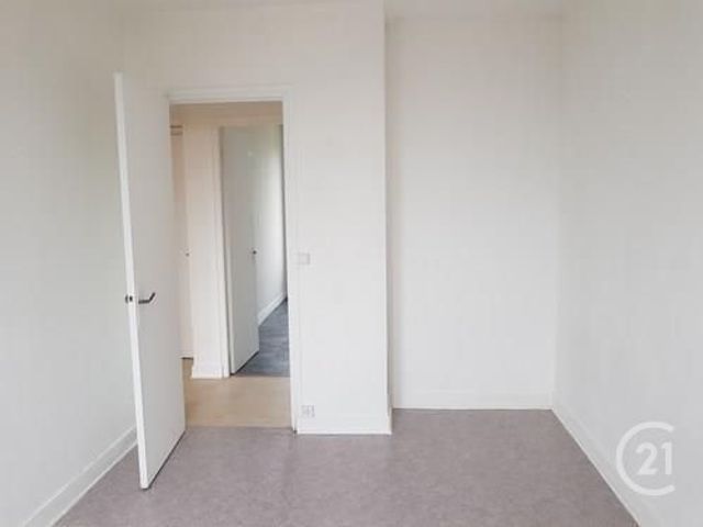 Appartement F4 &agrave; louer - 4 pi&egrave;ces - 63,19 m2 - Brie Comte Robert - 77 - ILE-DE-FRANCE