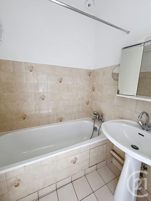 Appartement F1 &agrave; vendre - 1 pi&egrave;ce - 30 m2 - Brie Comte Robert - 77 - ILE-DE-FRANCE