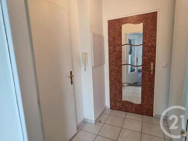 Appartement F2 &agrave; louer - 2 pi&egrave;ces - 50,50 m2 - Brie Comte Robert - 77 - ILE-DE-FRANCE