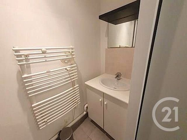 Appartement F1 &agrave; louer - 1 pi&egrave;ce - 23,40 m2 - Brie Comte Robert - 77 - ILE-DE-FRANCE