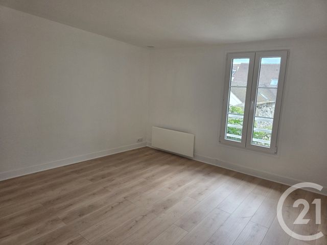 Appartement Studio &agrave; louer - 1 pi&egrave;ce - 27,35 m2 - Brie Comte Robert - 77 - ILE-DE-FRANCE