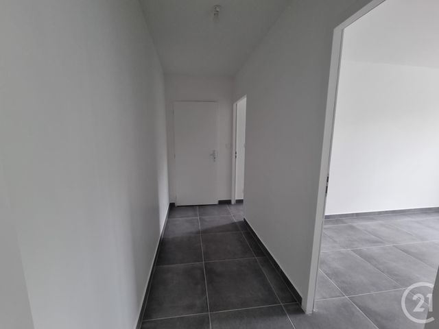 Appartement F3 &agrave; louer - 3 pi&egrave;ces - 65,28 m2 - Fontenay Tresigny - 77 - ILE-DE-FRANCE