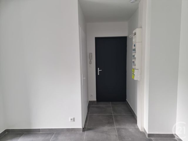 Appartement F3 &agrave; louer - 3 pi&egrave;ces - 65,28 m2 - Fontenay Tresigny - 77 - ILE-DE-FRANCE