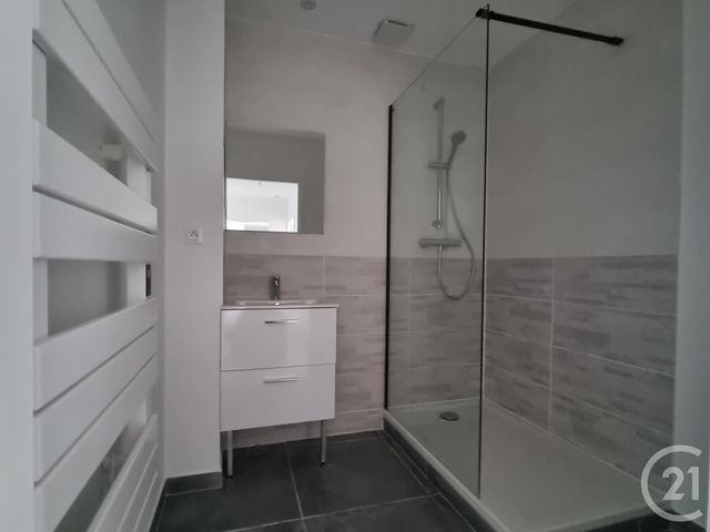 Appartement F3 &agrave; louer - 3 pi&egrave;ces - 65,28 m2 - Fontenay Tresigny - 77 - ILE-DE-FRANCE