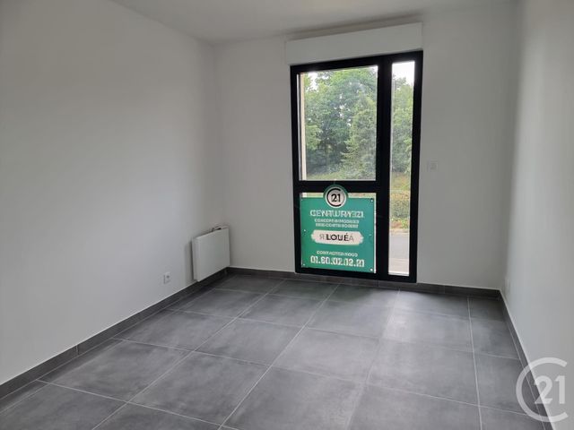 Appartement F3 &agrave; louer - 3 pi&egrave;ces - 65,28 m2 - Fontenay Tresigny - 77 - ILE-DE-FRANCE