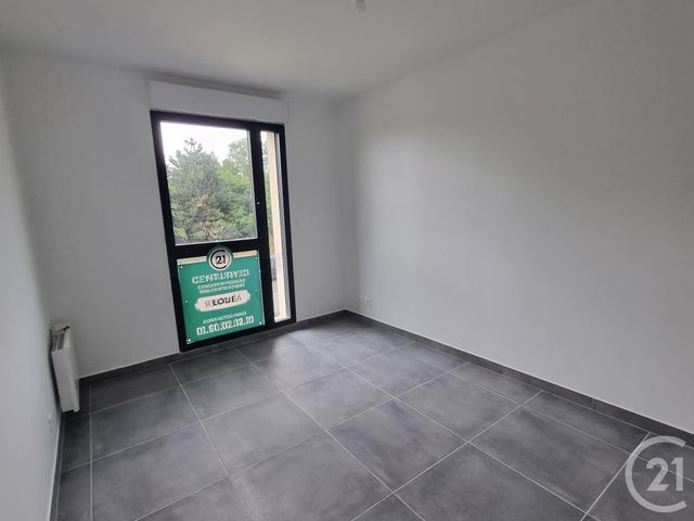 Appartement F3 &agrave; louer - 3 pi&egrave;ces - 65,28 m2 - Fontenay Tresigny - 77 - ILE-DE-FRANCE