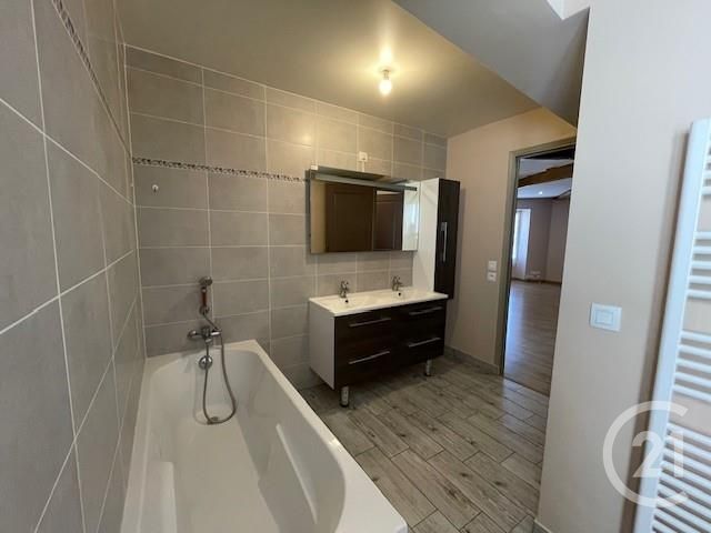 Appartement F3 &agrave; louer - 3 pi&egrave;ces - 75,82 m2 - Solers - 77 - ILE-DE-FRANCE