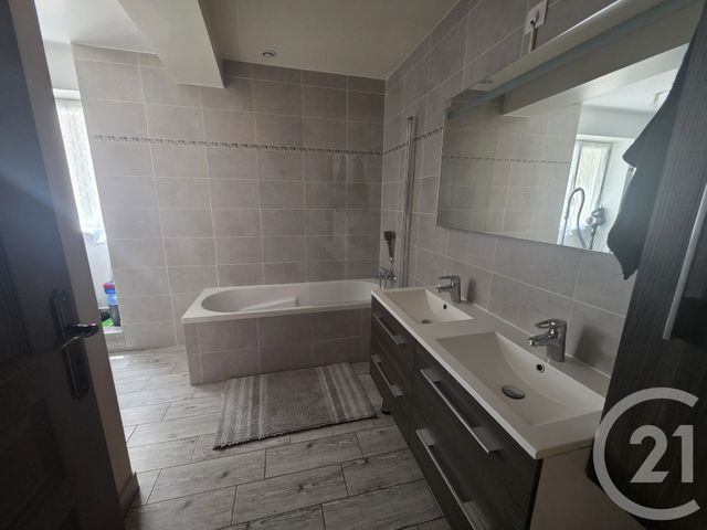 Appartement F3 &agrave; louer - 3 pi&egrave;ces - 75,82 m2 - Solers - 77 - ILE-DE-FRANCE