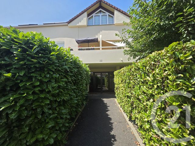 Appartement F1 &agrave; louer - 1 pi&egrave;ce - 28,13 m2 - Brie Comte Robert - 77 - ILE-DE-FRANCE