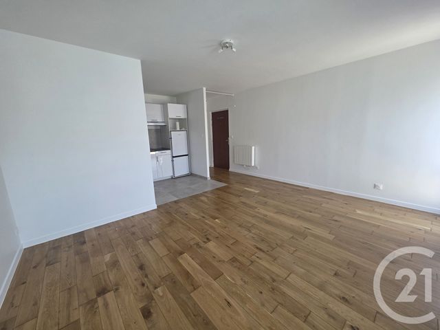 Appartement F1 &agrave; louer - 1 pi&egrave;ce - 28,13 m2 - Brie Comte Robert - 77 - ILE-DE-FRANCE
