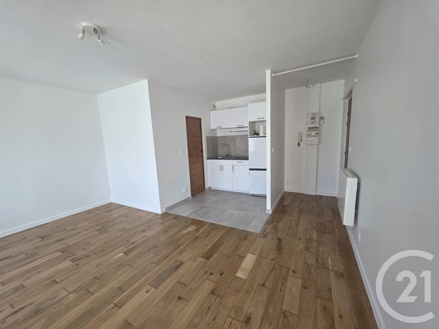 Appartement F1 &agrave; louer - 1 pi&egrave;ce - 28,13 m2 - Brie Comte Robert - 77 - ILE-DE-FRANCE