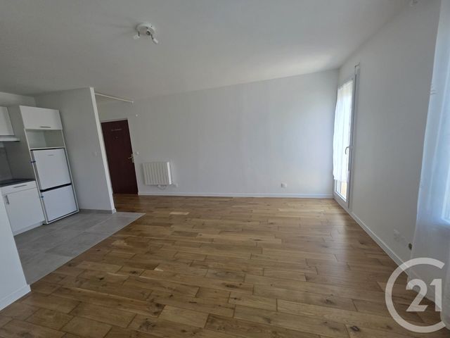 Appartement F1 &agrave; louer - 1 pi&egrave;ce - 28,13 m2 - Brie Comte Robert - 77 - ILE-DE-FRANCE