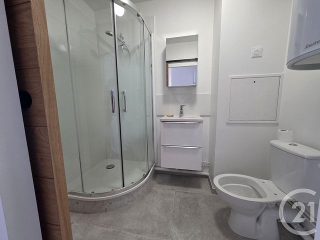 Appartement F1 &agrave; louer - 1 pi&egrave;ce - 28,13 m2 - Brie Comte Robert - 77 - ILE-DE-FRANCE