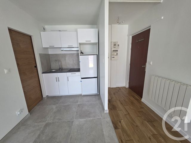 Appartement F1 &agrave; louer - 1 pi&egrave;ce - 28,13 m2 - Brie Comte Robert - 77 - ILE-DE-FRANCE
