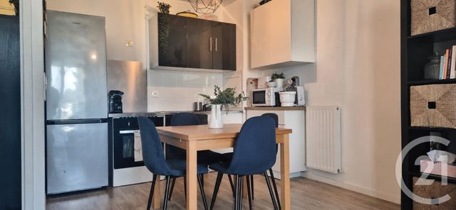 Appartement F2 &agrave; louer - 2 pi&egrave;ces - 42,62 m2 - Brie Comte Robert - 77 - ILE-DE-FRANCE