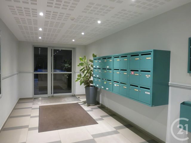 Appartement F2 &agrave; louer - 2 pi&egrave;ces - 42,62 m2 - Brie Comte Robert - 77 - ILE-DE-FRANCE