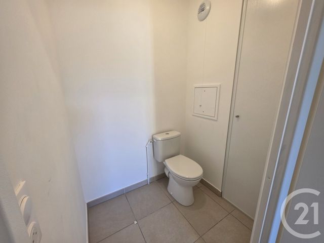 Appartement F3 &agrave; louer - 3 pi&egrave;ces - 63,73 m2 - Brie Comte Robert - 77 - ILE-DE-FRANCE