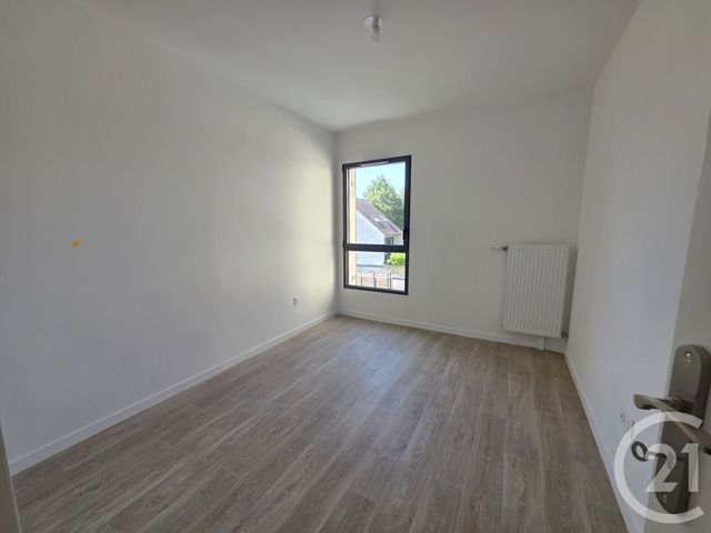 Appartement F3 &agrave; louer - 3 pi&egrave;ces - 63,73 m2 - Brie Comte Robert - 77 - ILE-DE-FRANCE