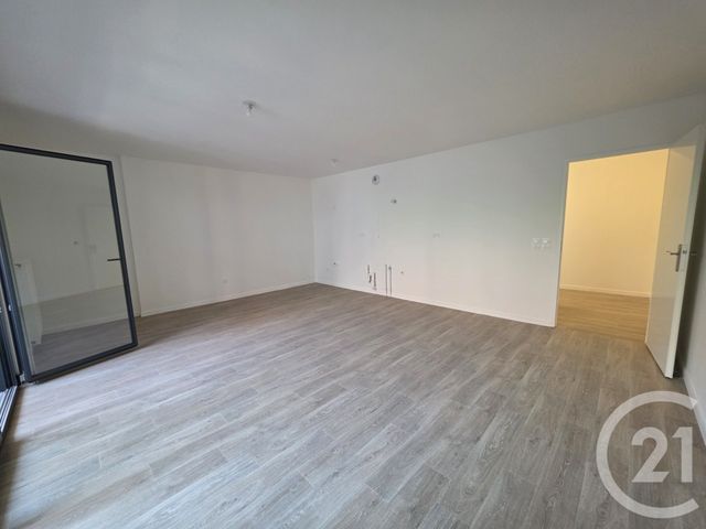 Appartement F3 &agrave; louer - 3 pi&egrave;ces - 63,73 m2 - Brie Comte Robert - 77 - ILE-DE-FRANCE