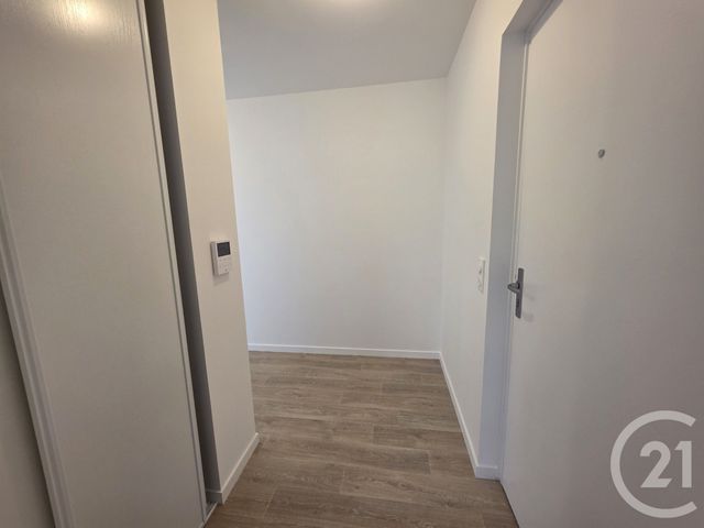 Appartement F3 &agrave; louer - 3 pi&egrave;ces - 63,73 m2 - Brie Comte Robert - 77 - ILE-DE-FRANCE