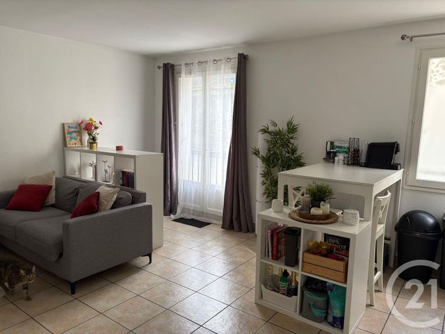 Appartement F2 &agrave; louer - 2 pi&egrave;ces - 40,26 m2 - Brie Comte Robert - 77 - ILE-DE-FRANCE