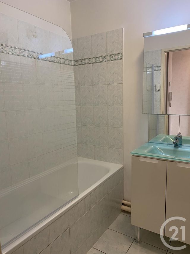 Appartement F1 &agrave; louer - 1 pi&egrave;ce - 26,70 m2 - Brie Comte Robert - 77 - ILE-DE-FRANCE
