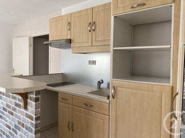 Appartement F1 &agrave; louer - 1 pi&egrave;ce - 26,70 m2 - Brie Comte Robert - 77 - ILE-DE-FRANCE