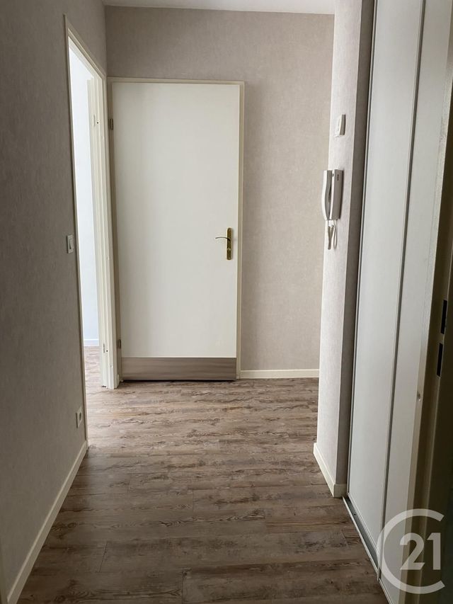 Appartement F1 &agrave; louer - 1 pi&egrave;ce - 26,70 m2 - Brie Comte Robert - 77 - ILE-DE-FRANCE