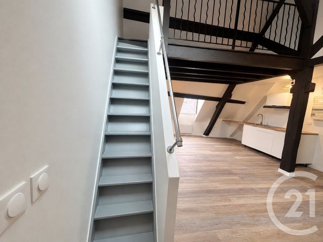 Appartement T1 &agrave; louer - 1 pi&egrave;ce - 35,84 m2 - Brie Comte Robert - 77 - ILE-DE-FRANCE