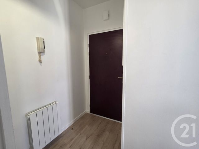 Appartement Studio &agrave; louer - 1 pi&egrave;ce - 24,32 m2 - Brie Comte Robert - 77 - ILE-DE-FRANCE