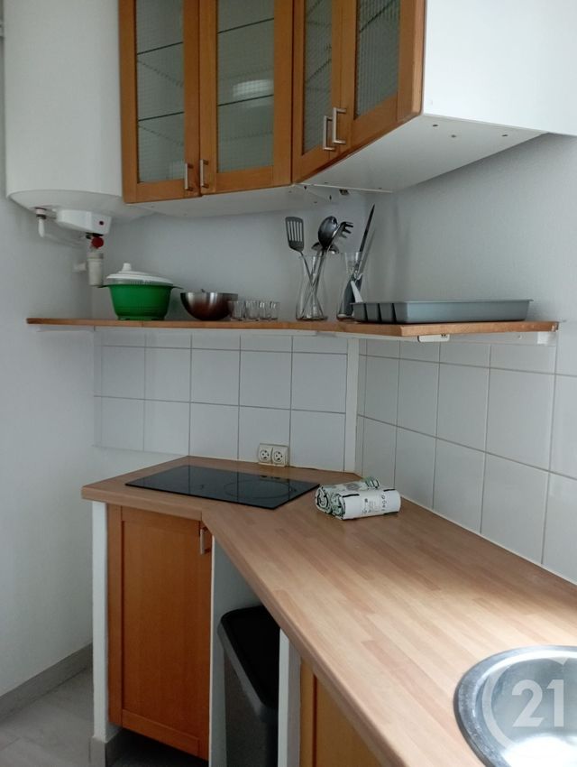 Appartement Studio &agrave; louer - 1 pi&egrave;ce - 19,56 m2 - Brie Comte Robert - 77 - ILE-DE-FRANCE