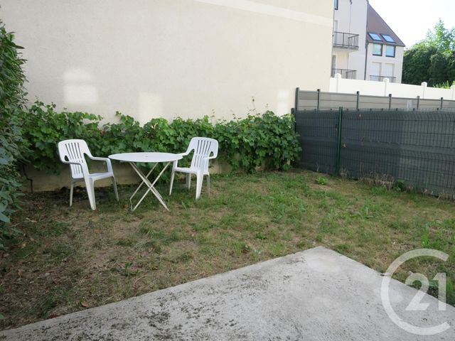 Appartement F3 &agrave; louer - 3 pi&egrave;ces - 50,45 m2 - Brie Comte Robert - 77 - ILE-DE-FRANCE