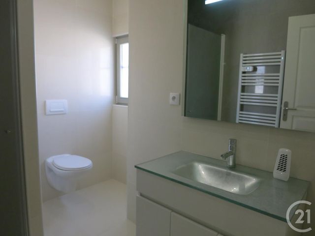 Appartement F3 &agrave; louer - 3 pi&egrave;ces - 50,45 m2 - Brie Comte Robert - 77 - ILE-DE-FRANCE
