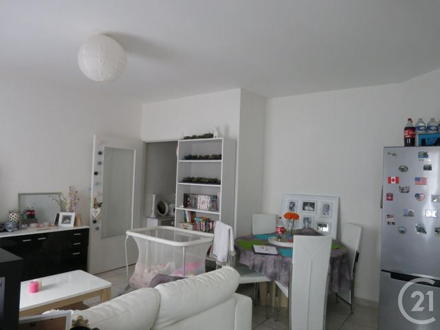 Appartement F2 &agrave; louer - 2 pi&egrave;ces - 47,22 m2 - Brie Comte Robert - 77 - ILE-DE-FRANCE