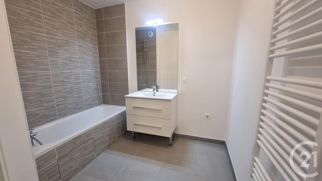Appartement F3 &agrave; louer - 3 pi&egrave;ces - 64,10 m2 - St Pierre Du Perray - 91 - ILE-DE-FRANCE